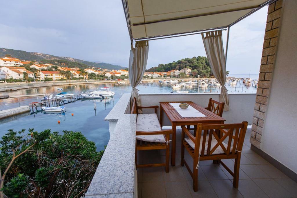 Apartmani Maris III Rab Town Exterior photo